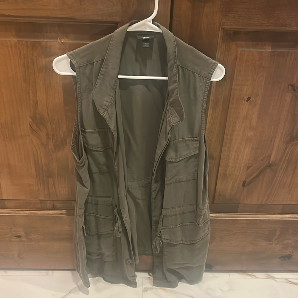 Woman’s Utility Vest